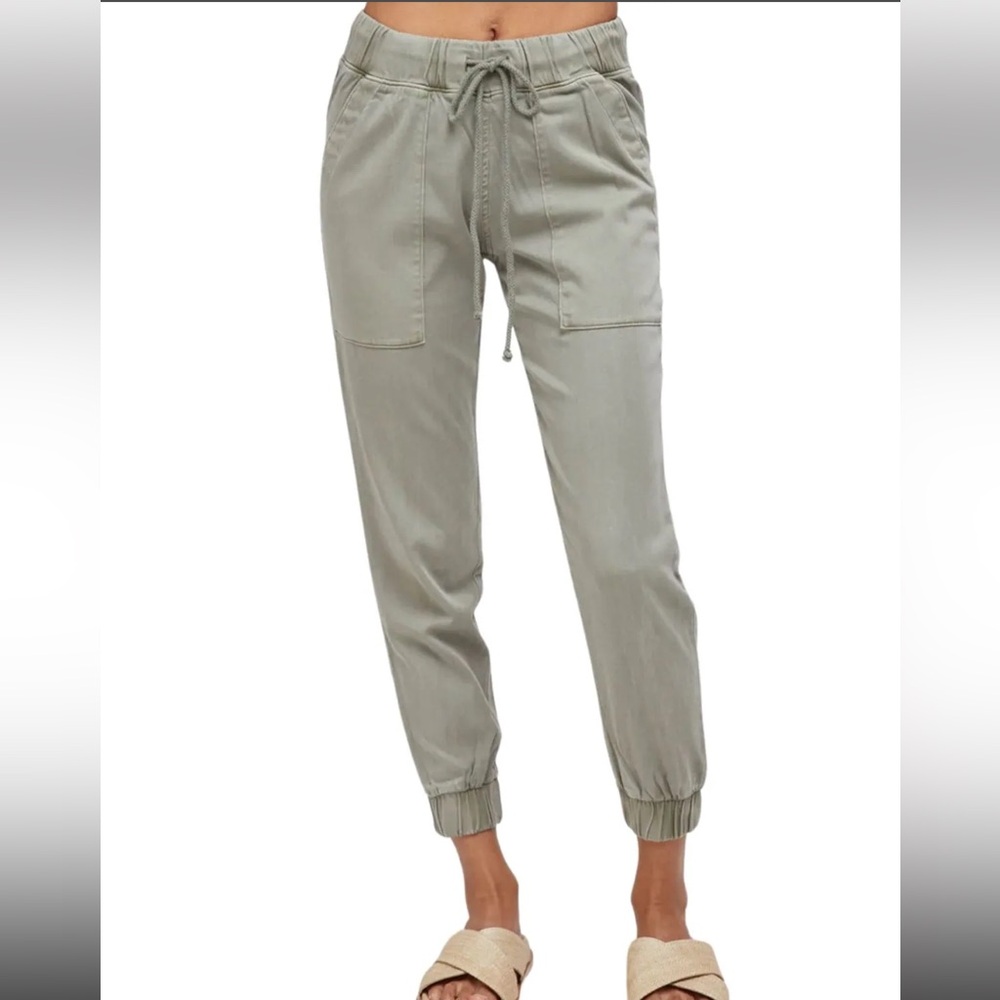 Bella Dahl Pocket Jogger NWT